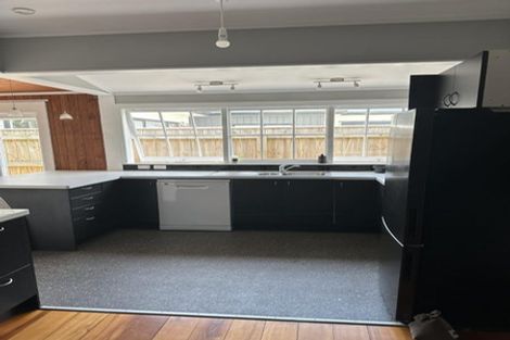 Photo of property in 23 Brightwater Terrace, Terrace End, Palmerston North, 4410