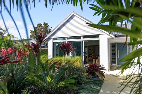 Photo of property in 8 Point Wells Road, Point Wells, Warkworth, 0986