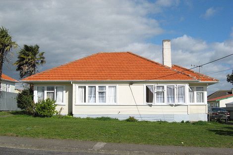 Photo of property in 10 Churchill Street, Waipukurau, 4200