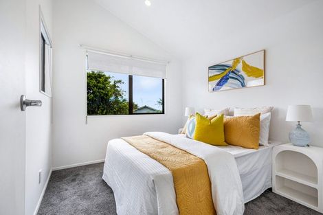 Photo of property in 2/1 Hatherlow Street, Glenfield, Auckland, 0629