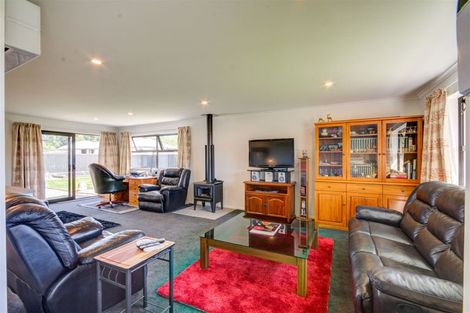 Photo of property in 52 Cross Street, Sefton, 7477