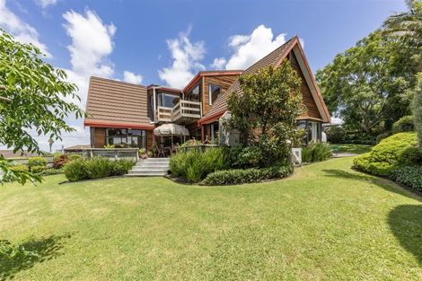 Photo of property in 20 Bernleigh Terrace, West Harbour, Auckland, 0618