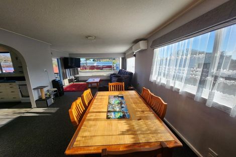 Photo of property in 74 Awamoa Road, Holmes Hill, Oamaru, 9401