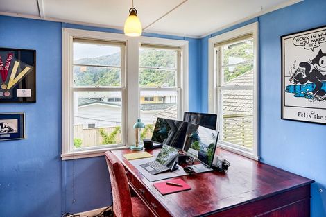 Photo of property in 53 Pukatea Street, Eastbourne, Lower Hutt, 5013