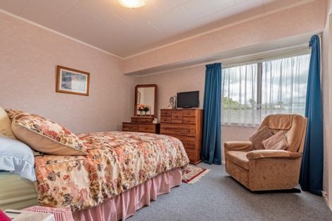 Photo of property in 25 Colonial Place, Kelvin Grove, Palmerston North, 4414
