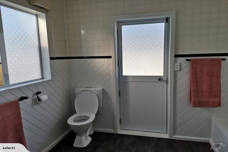 Photo of property in 1118 Fergusson Drive, Clouston Park, Upper Hutt, 5018