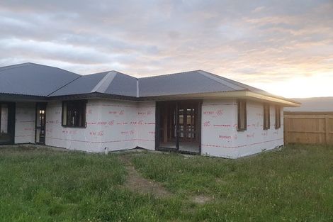 Photo of property in 5 Arrowsmith Drive, Clover Park, Auckland, 2019