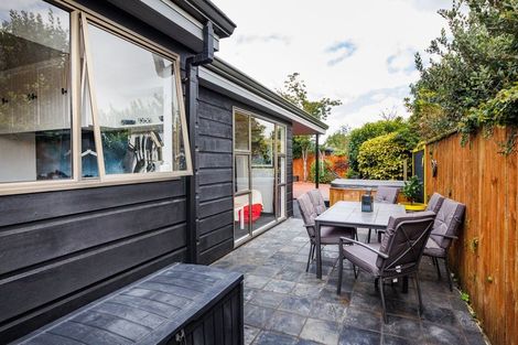 Photo of property in 9 Truscott Grove, Awapuni, Palmerston North, 4412