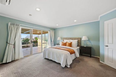 Photo of property in 33 Wiltshire Place, Somerville, Auckland, 2014