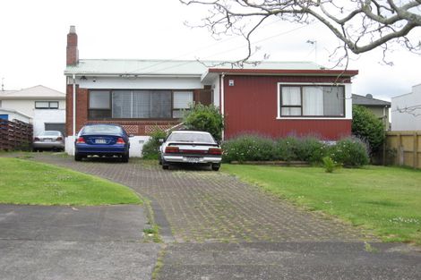 Photo of property in 13 House Avenue, Mangere Bridge, Auckland, 2022