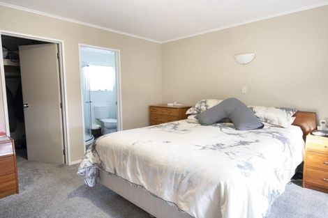 Photo of property in 165 Tait Drive, Greenmeadows, Napier, 4112