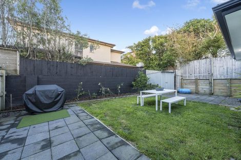 Photo of property in 5 Dhaka Lane, Ranui, Auckland, 0612