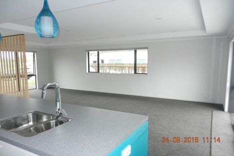 Photo of property in 3 Miami Place, One Tree Point, 0118