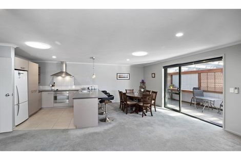 Photo of property in 8 Logan Place, Waiuku, 2123