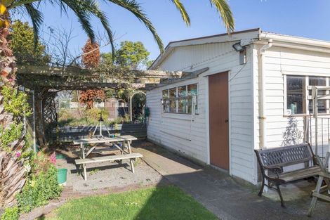 Photo of property in 17 Victor Street, Dannevirke, 4930