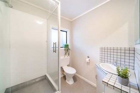 Photo of property in 32 Elmslie Road, Pinehaven, Upper Hutt, 5019