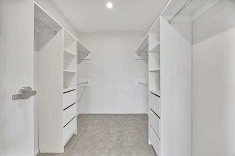 Photo of property in 48 Lewisham Street, Highland Park, Auckland, 2010