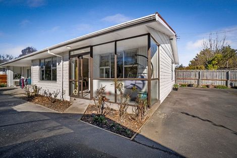 Photo of property in 1/86 Avonhead Road, Avonhead, Christchurch, 8042