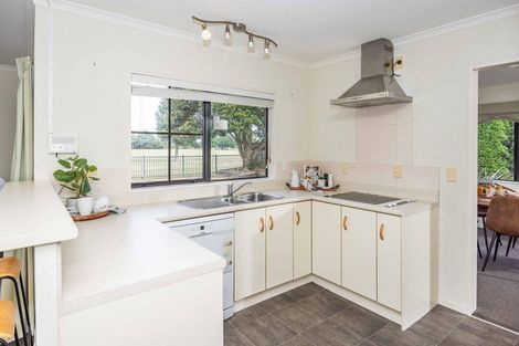 Photo of property in 11 Greenough Place, Rototuna, Hamilton, 3210