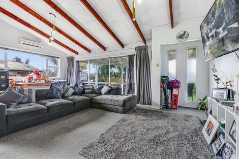 Photo of property in 299 Shakespeare Street, Leamington, Cambridge, 3432