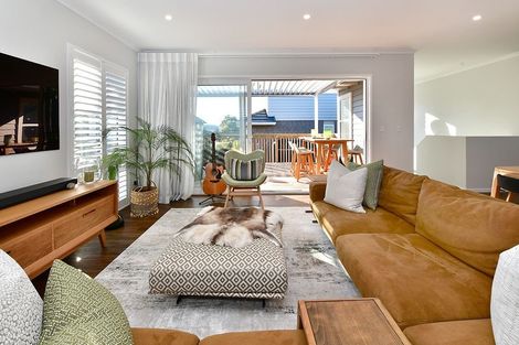 Photo of property in 48 Amorino Drive, Red Beach, 0932