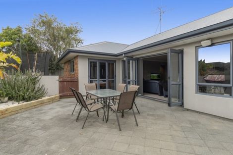 Photo of property in 16 Olive Close, Omokoroa, 3114