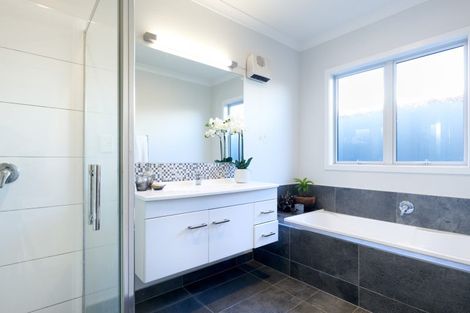 Photo of property in 12 Percy Berry Place, Havelock North, 4130