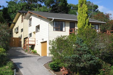 Photo of property in 2/50 Stapleford Crescent, Browns Bay, Auckland, 0630