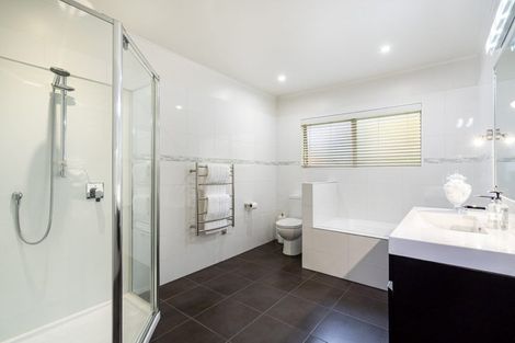 Photo of property in 8 Garden Lane, Torbay, Auckland, 0632