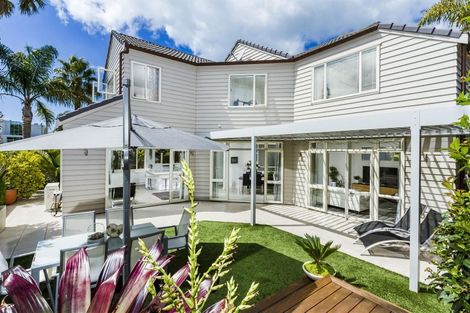 Photo of property in 3/309 Beach Road, Campbells Bay, Auckland, 0630