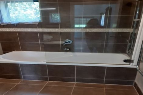 Photo of property in 87 Tawa Road, Kumeu, 0891