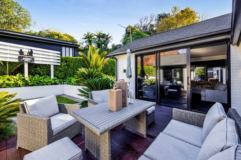 Photo of property in 14 Brooklands Road, Brooklands, New Plymouth, 4310