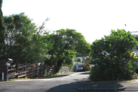 Photo of property in 19 Lantana Road, Green Bay, Auckland, 0604