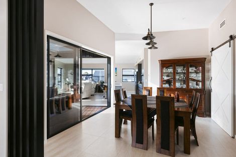 Photo of property in 18 Serenity Drive, Omokoroa, 3114