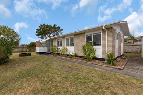 Photo of property in 28 Moki Place, Ruakaka, 0116