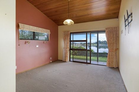 Photo of property in 16 Trevor Terrace, Paremata, Porirua, 5024