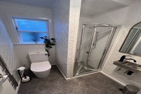 Photo of property in 35 Patanga Crescent, Thorndon, Wellington, 6011