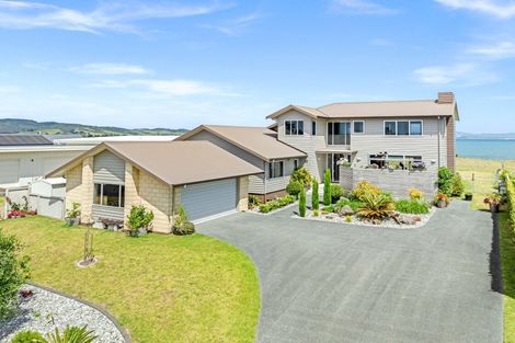 Photo of property in 36 Karoro Road, One Tree Point, 0118