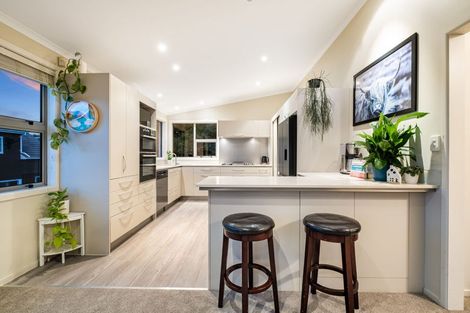 Photo of property in 37 Spinnaker Drive, Whitby, Porirua, 5024