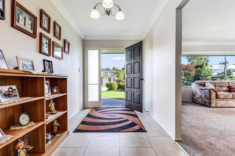 Photo of property in 21 Burn-murdoch Street, St Andrews, Hamilton, 3200