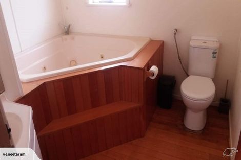 Photo of property in 9 Barrys Road, Glendene, Auckland, 0602