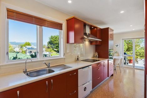 Photo of property in 18 Martin Road, Paraparaumu Beach, Paraparaumu, 5032