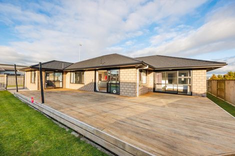 Photo of property in 79 Balrickard Way, Milson, Palmerston North, 4414