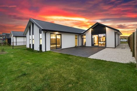 Photo of property in 11 El Patron Lane, Halswell, Christchurch, 8025