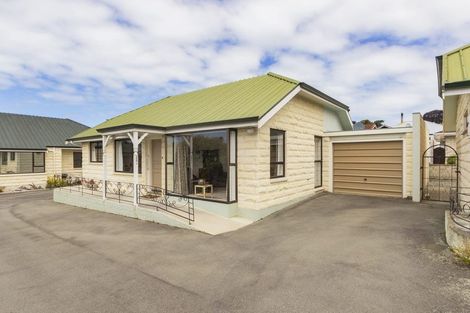 Photo of property in 25a Towey Street, Holmes Hill, Oamaru, 9401