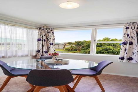 Photo of property in 14 Valencia Place, Manurewa, Auckland, 2102