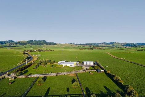 Photo of property in 2 Nopera Road, Waiiti, Urenui, 4377
