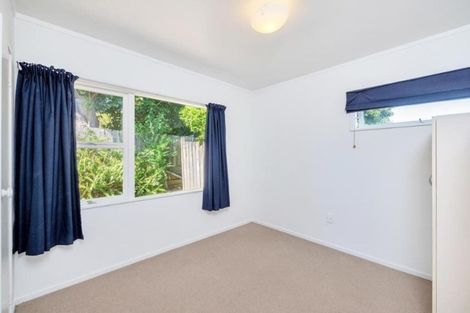 Photo of property in 42 Woodstock Road, Forrest Hill, Auckland, 0620