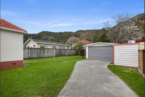 Photo of property in 15 Freyberg Street, Waterloo, Lower Hutt, 5011