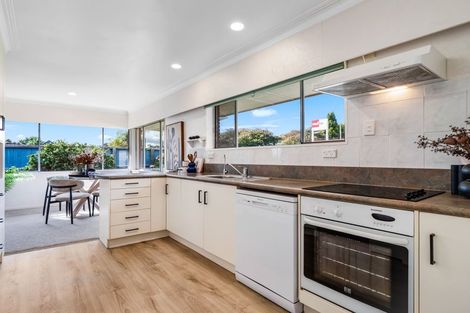 Photo of property in 2 Tupaea Place, Otumoetai, Tauranga, 3110